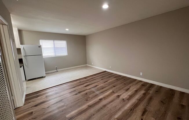 1 bed, 1 bath, 456 sqft, $1,695, Unit 27