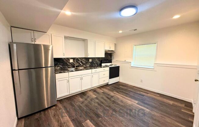 2810 SE Monroe