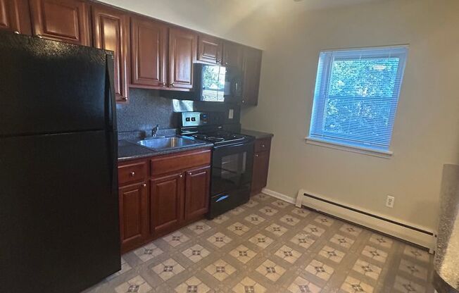 1 bed, 1 bath, 700 sqft, $1,300, Unit A205
