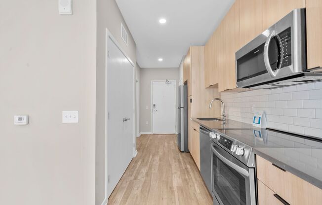 Studio, 1 bath, 548 sqft, $1,810, Unit 730