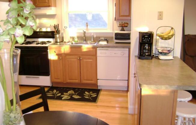 35 HILLCREST CIR