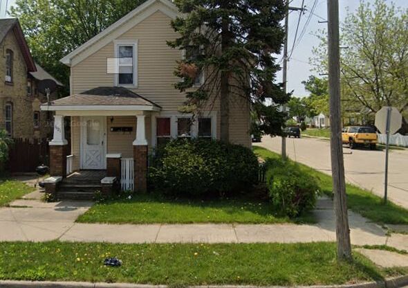 1021 ENGLISH ST