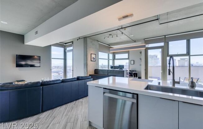 1 bed, 2 baths, $2,977, Unit Juhl Highrise