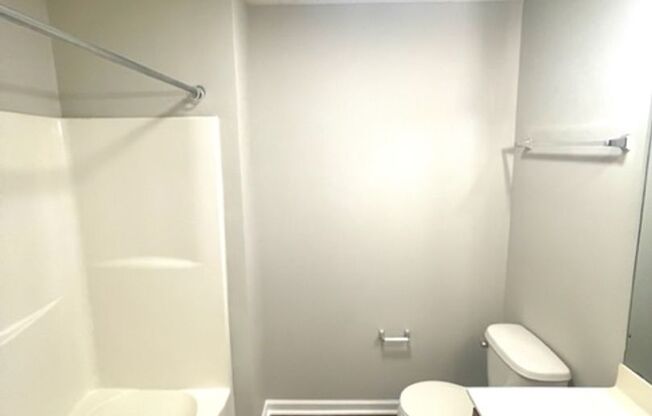 2 beds, 2 baths, 1,000 sqft, $1,325, Unit 321-104