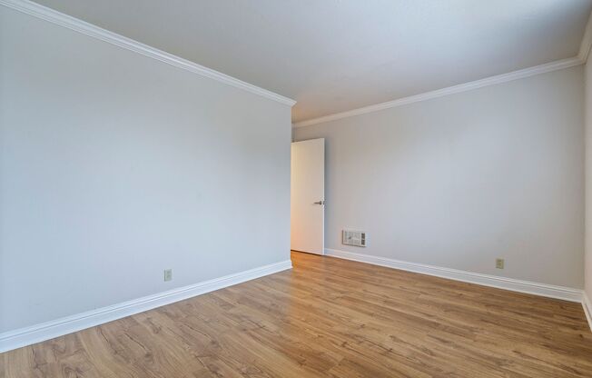 2 beds, 1 bath, 864 sqft, $2,695, Unit 302