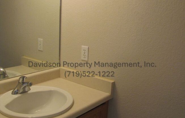 Great 3 Bedroom Condo the Briargate Area