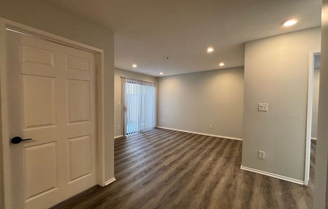 2 beds, 2 baths, 1,150 sqft, $2,148, Unit 112