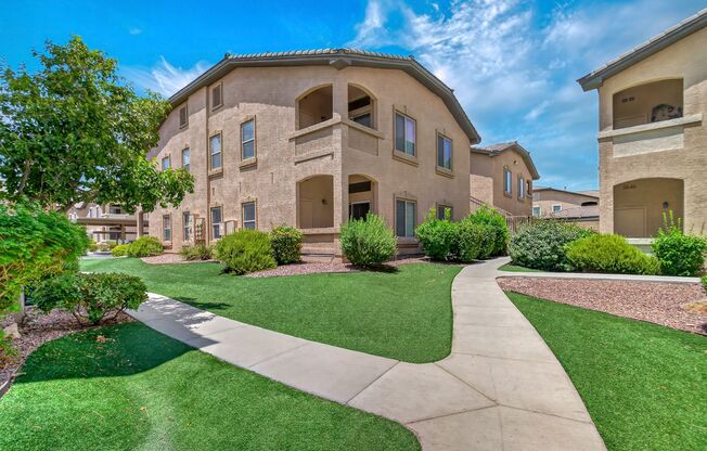 *MOVE-IN READY* LOWER LEVEL 2-BEDROOM 2-BATH CONDO!