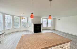 3175 Mission St,