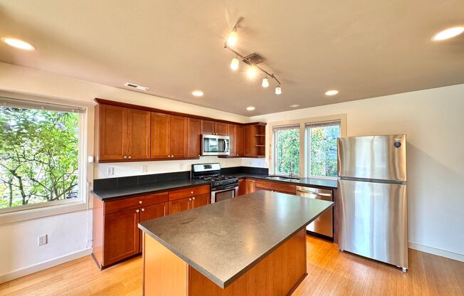 Convenient Northgate 3B Townhome