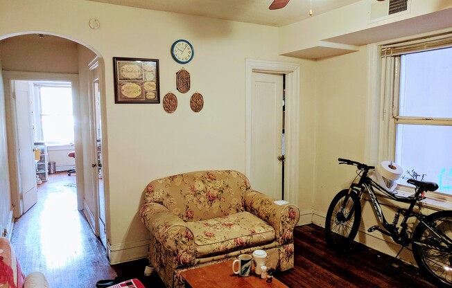 1 bed, 1 bath, $1,195, Unit Apt. 02