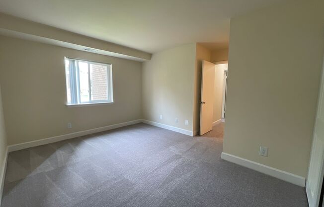 2 beds, 2 baths, 1,000 sqft, $2,250, Unit 14217 #102