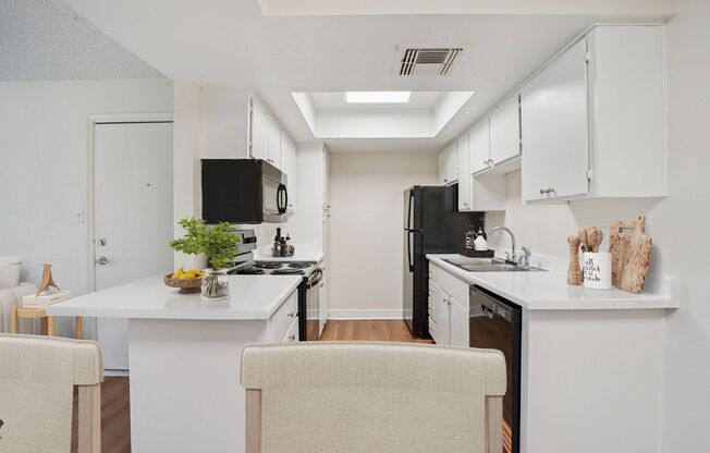 1 bed, 1 bath, 605 sqft, $1,225, Unit 805