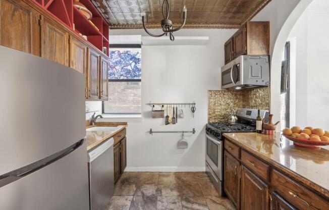 2 beds, 1 bath, 875 sqft, $3,500, Unit 5-C