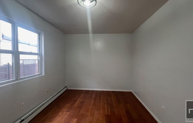 1081 SCHENECTADY AVE