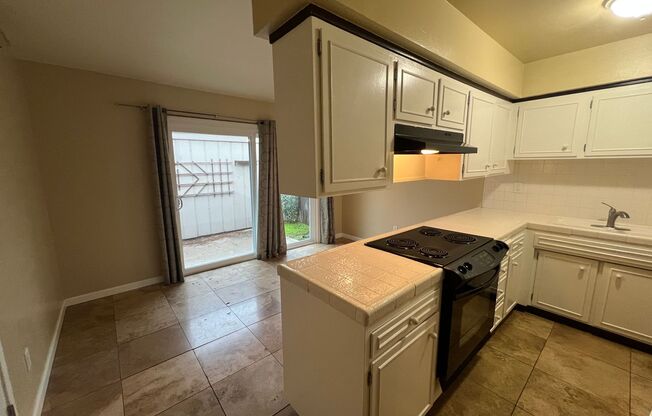 2 beds, 2 baths, $1,850, Unit # 29