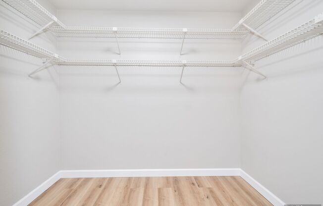 1 bed, 1 bath, 950 sqft, $1,149, Unit 213