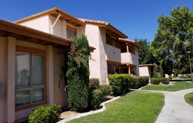 *HCVP considered*DOWNSTAIRS 1BD 1BA CONDO!