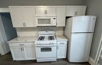 2 beds, 1 bath, $1,900, Unit #1