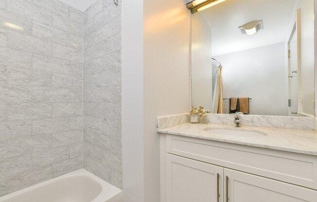 1 bed, 1 bath, 759 sqft, $3,380, Unit E204