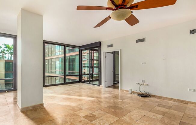 2 beds, 2 baths, $2,100, Unit # 523