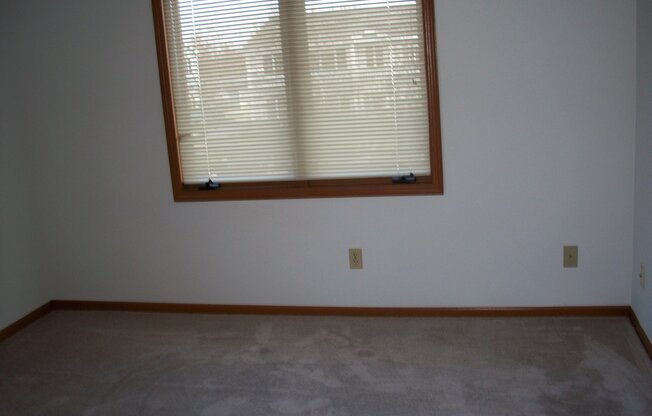 2051 Cliff Alex Ct S