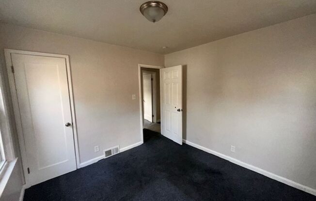 3 beds, 1 bath, $1,200