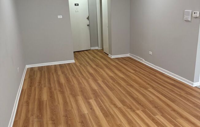 2 beds, 1 bath, $1,500, Unit 801-2D