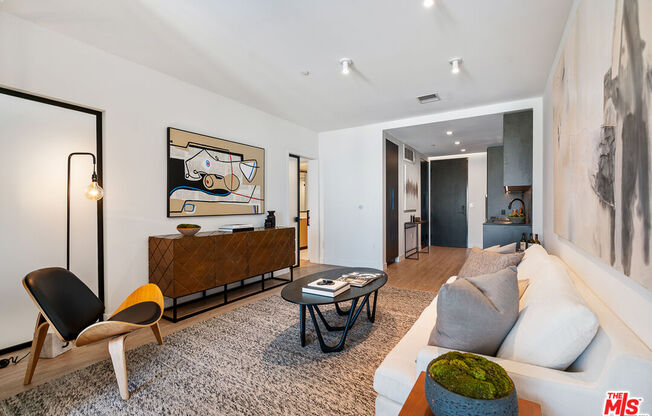 1 bed, 1 bath, 840 sqft, $3,850, Unit 314