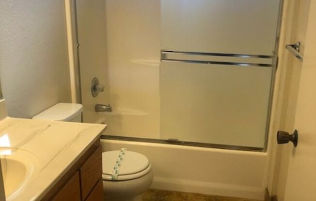 1 bed, 1 bath, 600 sqft, $2,400, Unit 2