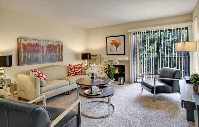 Heritage Hills living room Apartments in Renton, WA