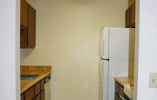2 beds, 1 bath, 900 sqft, $1,419, Unit 2333-2