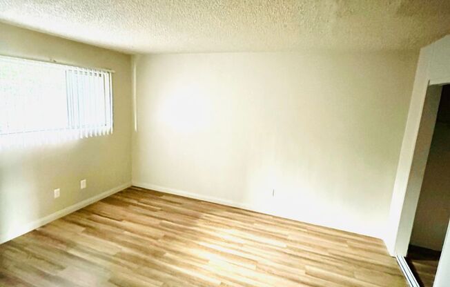 Cerritos Avenue Apartments