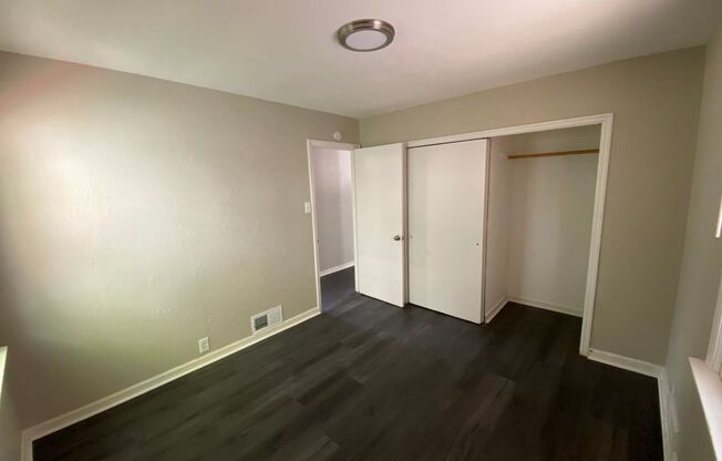 2 beds, 1 bath, $975