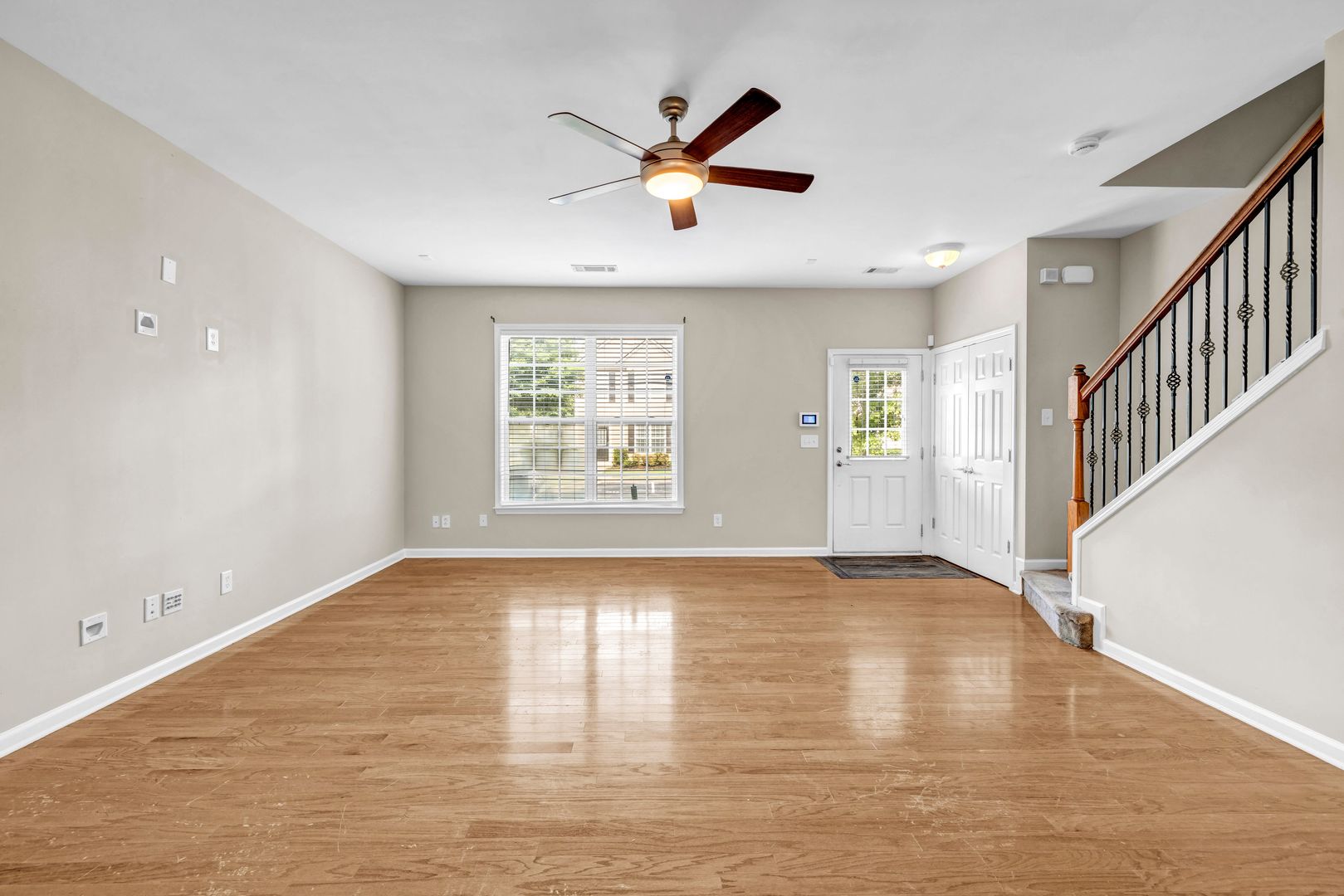SPACIOUS 3 BEDROOM TOWNHOME