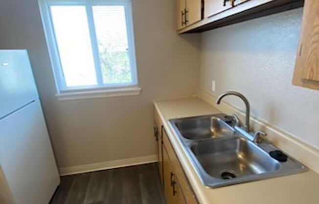 2 beds, 2 baths, 856 sqft, $869, Unit 2827-1806