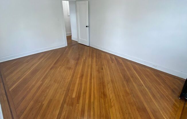 1 bed, 1 bath, 700 sqft, $2,282, Unit A03