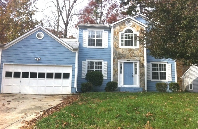 Large 2 Story Near The Airport and I-485