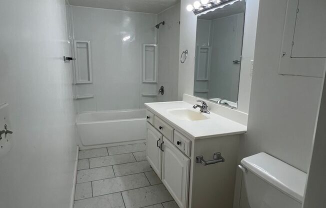 3 beds, 1 bath, $1,225, Unit 2651 S Grant 1/2