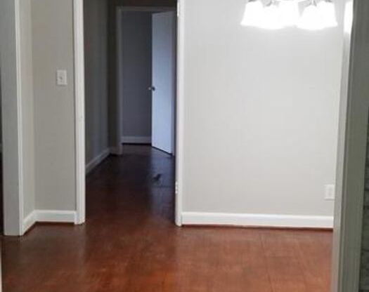 3 beds, 2 baths, $1,200