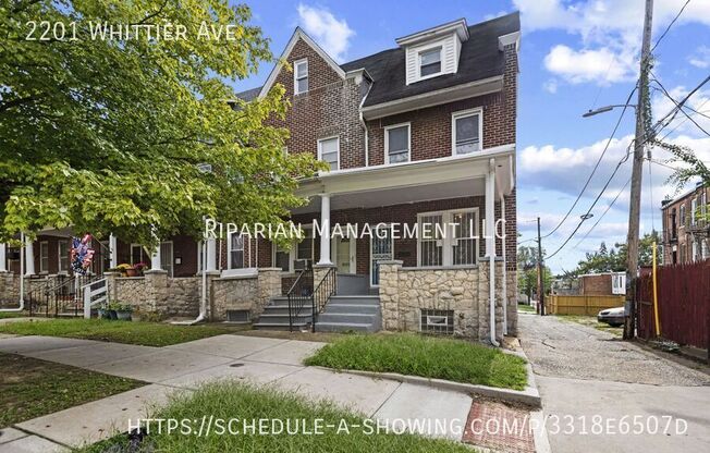 2201 WHITTIER AVE