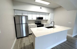 3 beds, 2 baths, $2,495, Unit #711