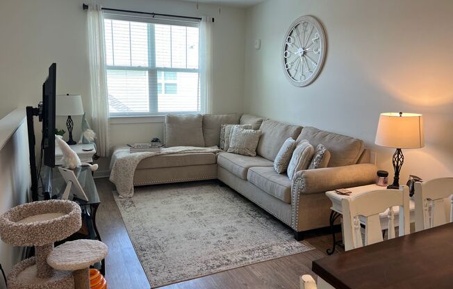 1 bed, 1 bath, 664 sqft, $1,350, Unit 11-1124