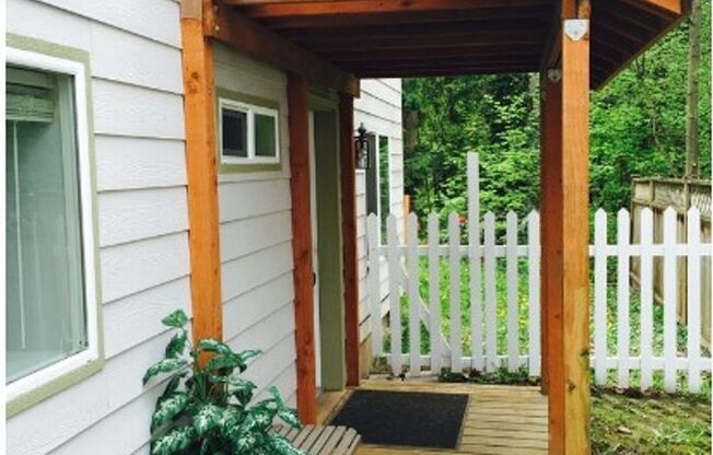 2 beds, 1 bath, $1,785