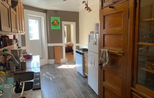 4 beds, 2 baths, $2,395, Unit 9