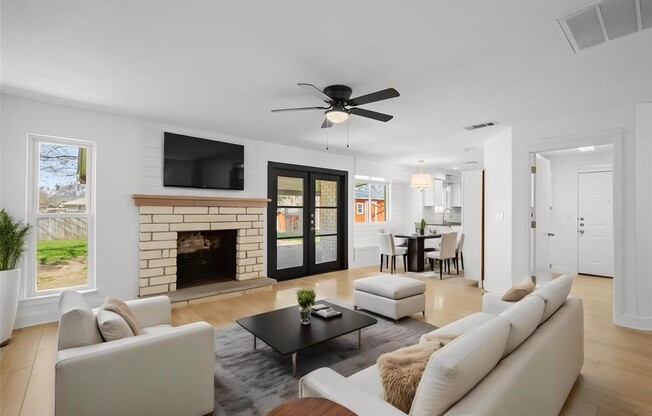 1512 W MESA PARK DR