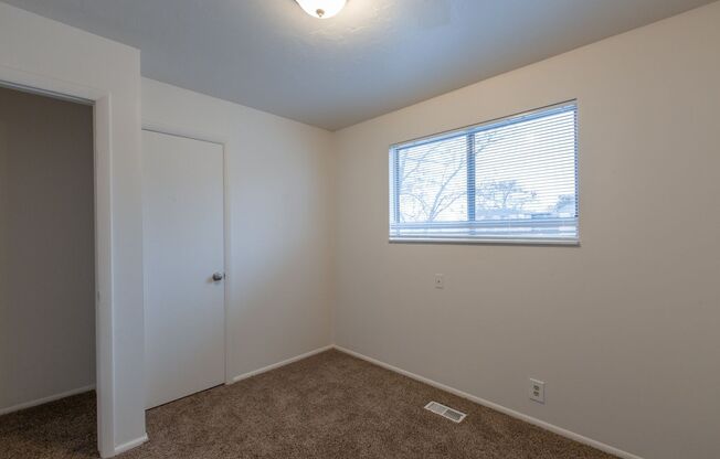 3 beds, 2 baths, 1,400 sqft, $1,700, Unit A