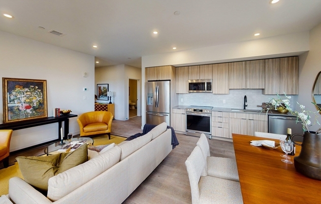 2 beds, 1 bath, 780 sqft, $3,165, Unit 214