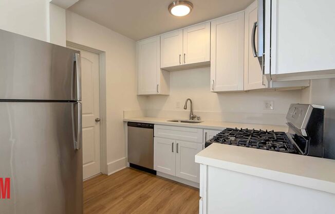 Studio, 1 bath, 300 sqft, $1,599, Unit 6