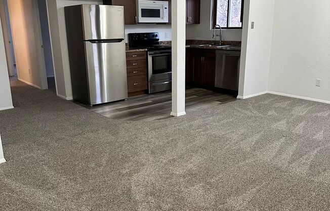 3 beds, 1 bath, $1,000, Unit 1128 S. Wisconsin #4